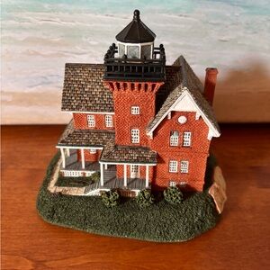 Sea Girt, NJ Lighthouse Figurine - Harbour Lights Society Exclusive